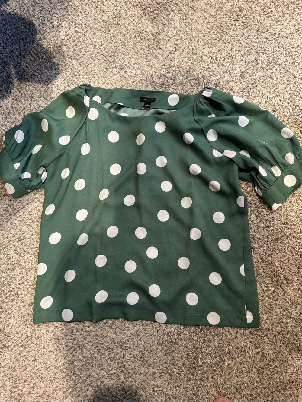 Ann Taylor Green Polka Dot Puff Sleeve Blouse